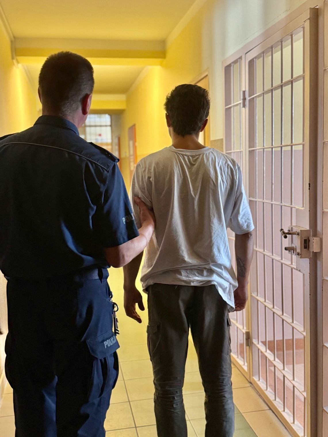 Trzymał w sejfie 12 gramów, jego kolega miał w koszu z brudami prawie 300. Obaj mężczyźni zostali zatrzymani