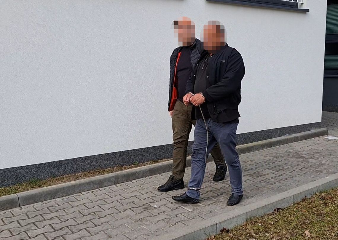 Udawał pracownika administracji, by okradać seniorów. "Remontowy" oszust wpadł w ręce kryminalnych