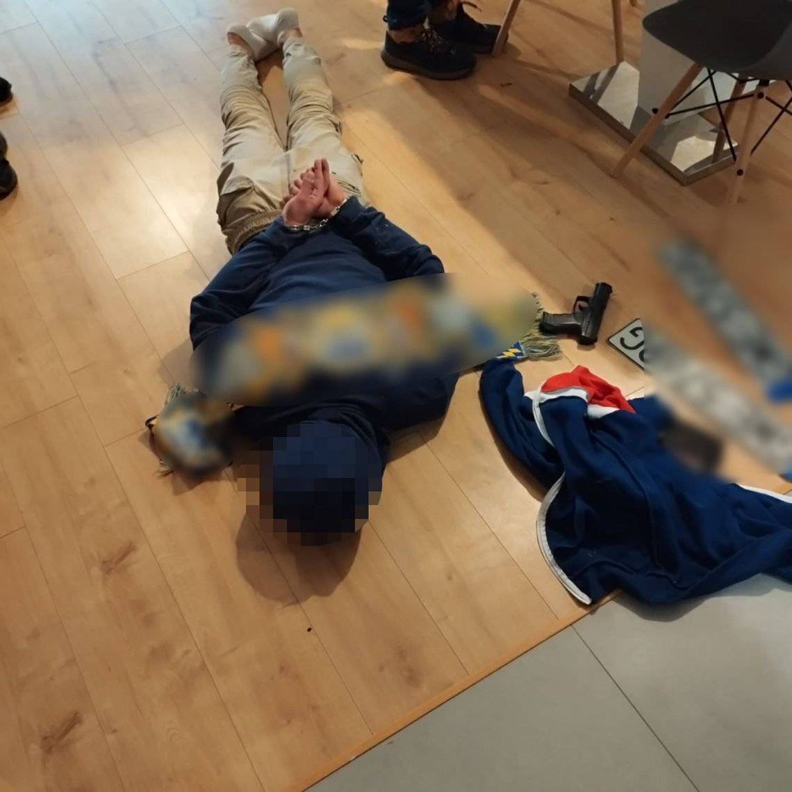 Udawali, że chcą kupić auto i pokazywali fałszywe potwierdzenia przelewów. Przejęli tak aż siedem pojazdów