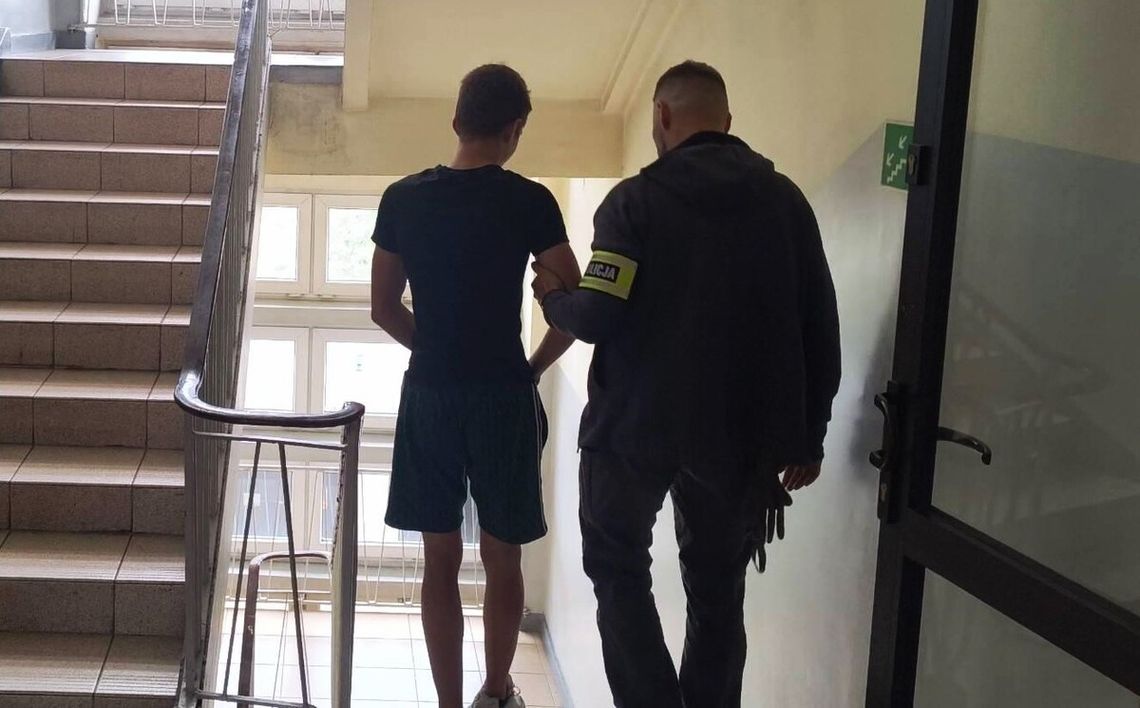 Udawali, że chcą kupić telefon i urządzali zasadzki. Czterech nastolatków zatrzymanych Udawali, że chcą kupić telefon i urządzali zasadzki. Czterech nastolatków zatrzymanych