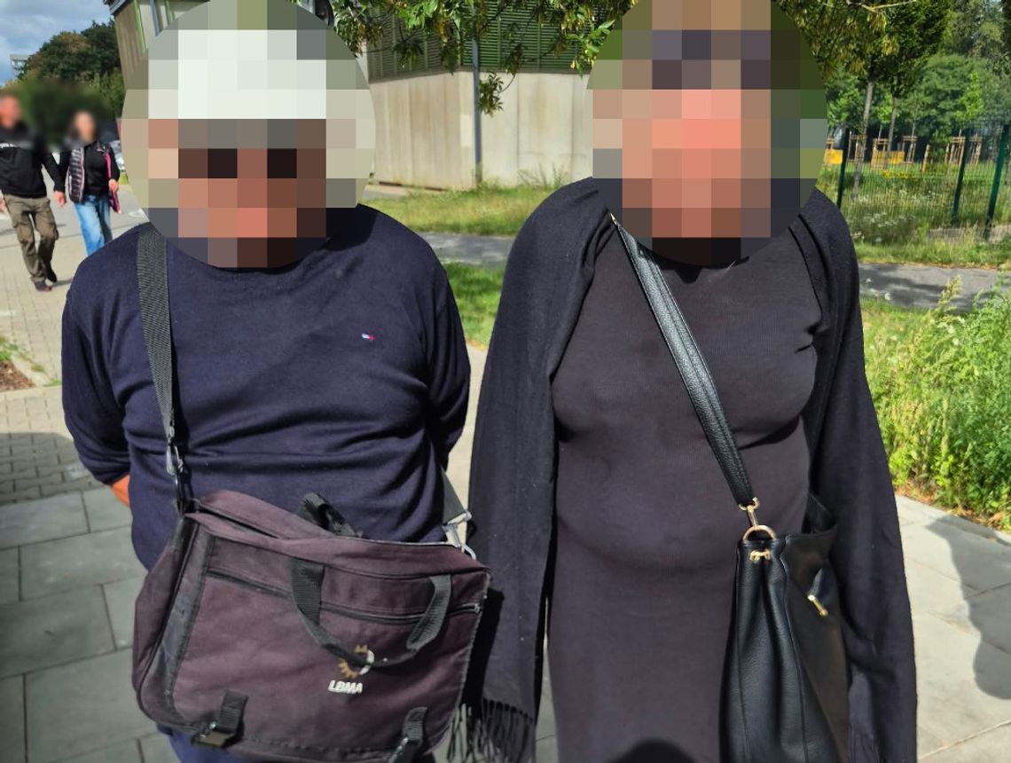 Udawali, że kupują na bazarze, ale naprawę polowali na portfele. Na ofiarę wybrali 90-letnią staruszkę Udawali, że kupują na bazarze, ale naprawę polowali na portfele. Na ofiarę wybrali 90-letnią staruszkę
