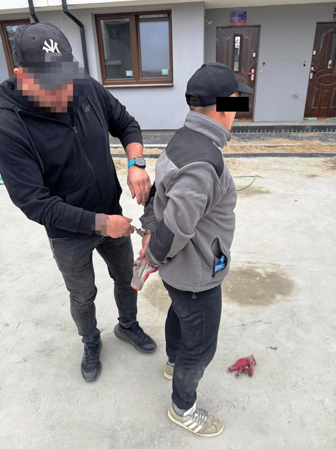 Ukradł auto, spowodował kolizję i porzucił wóz. Po kilku miesiącach w ukryciu został zatrzymany