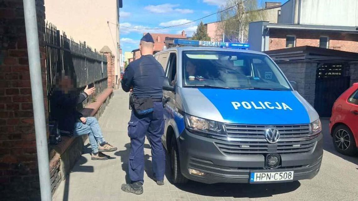 Ukradł karmę ze zbiórki dla zwierząt ze schroniska. Próbował uciec, ale został złapany