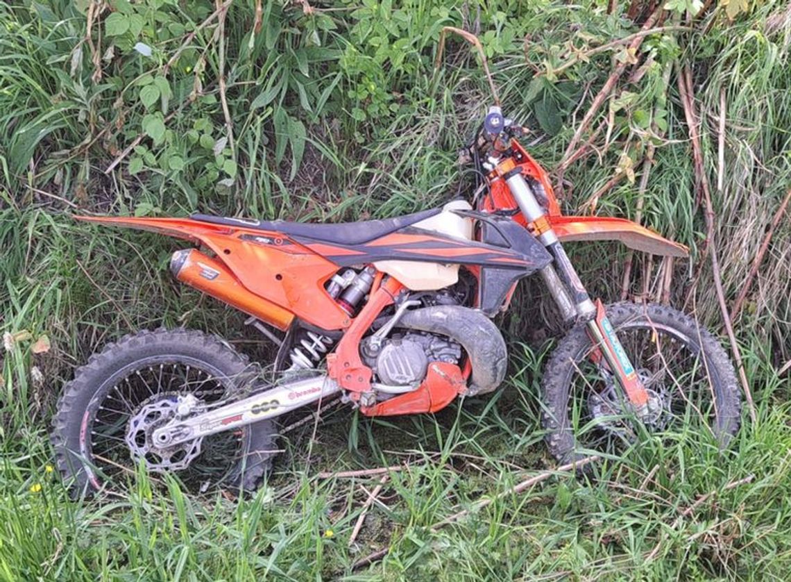 Ukradł motocykl wart 20 tysięcy złotych i ukrył go w zaroślach. Złodziejowi grozi 10 lat więzienia
