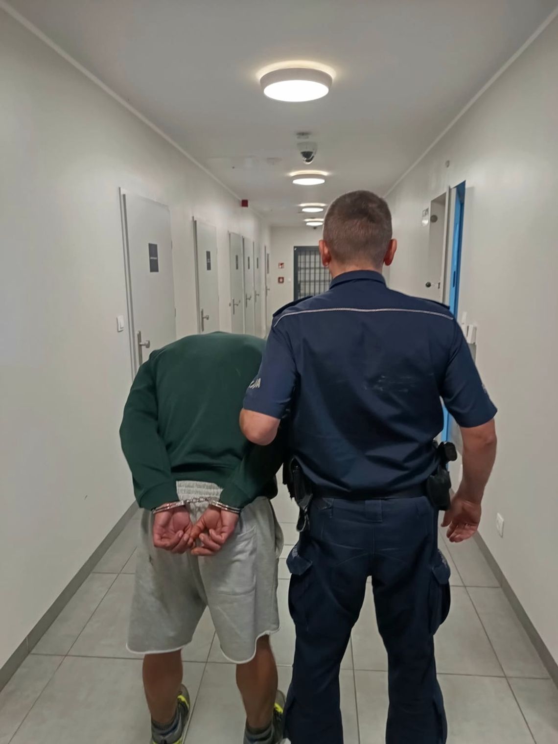 Ukradł paczkę papierosów i zaatakował ekspedientkę. Za taki wybryk przymusowo wróci do Ukrainy Ukradł paczkę papierosów i zaatakował ekspedientkę. Za taki wybryk przymusowo wróci do Ukrainy