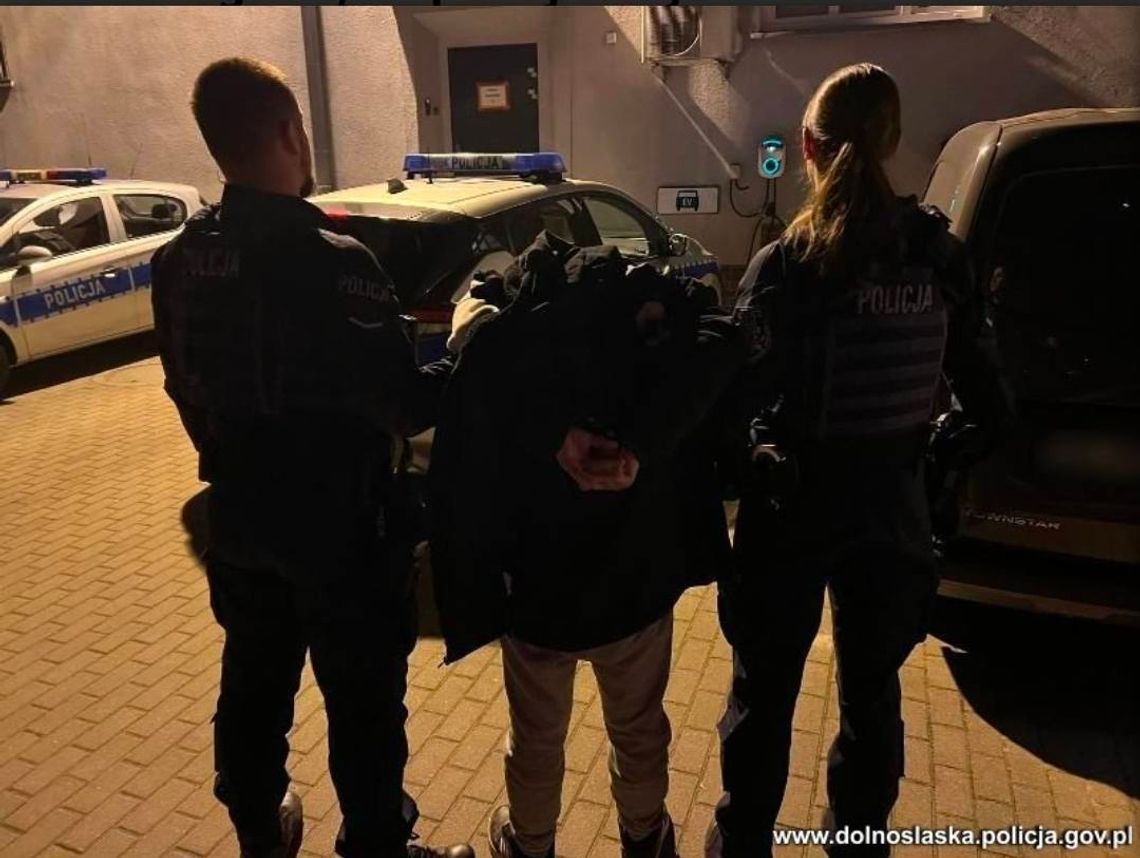 Ukradł perfumy za 1500 złotych, zatrzymali go klienci. Notoryczny złodziej trafił do aresztu Ukradł perfumy za 1500 złotych, zatrzymali go klienci. Notoryczny złodziej trafił do aresztu