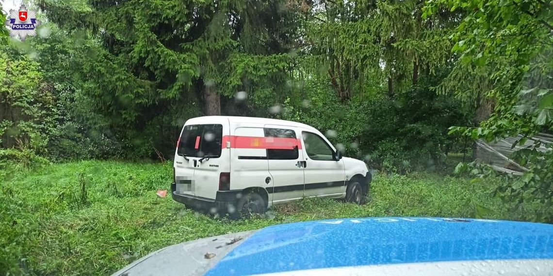 Ukradł samochód, żeby mieć gdzie spać. Zaparkował w krzakach, pozamykał drzwi i poszedł w kimono