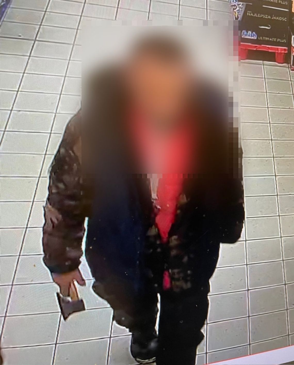 Ukradł siekierę i alkohol, a potem groził ochroniarzowi śmiercią. 45-latek trafił do aresztu Ukradł siekierę i alkohol, a potem groził ochroniarzowi śmiercią. 45-latek trafił do aresztu