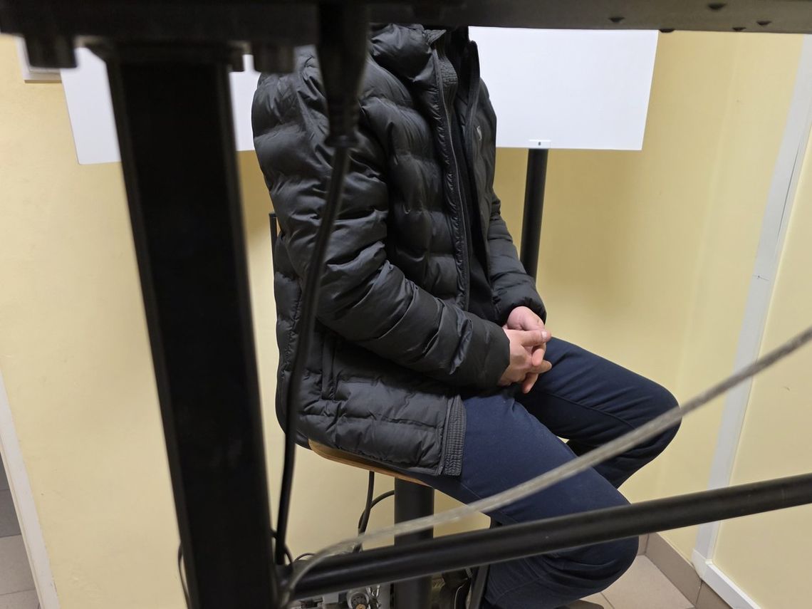 Ukradł telefon na imprezie, a potem żądał wypłaty okupu kodem blik. Policjanci zwinęli go pod bankomatem