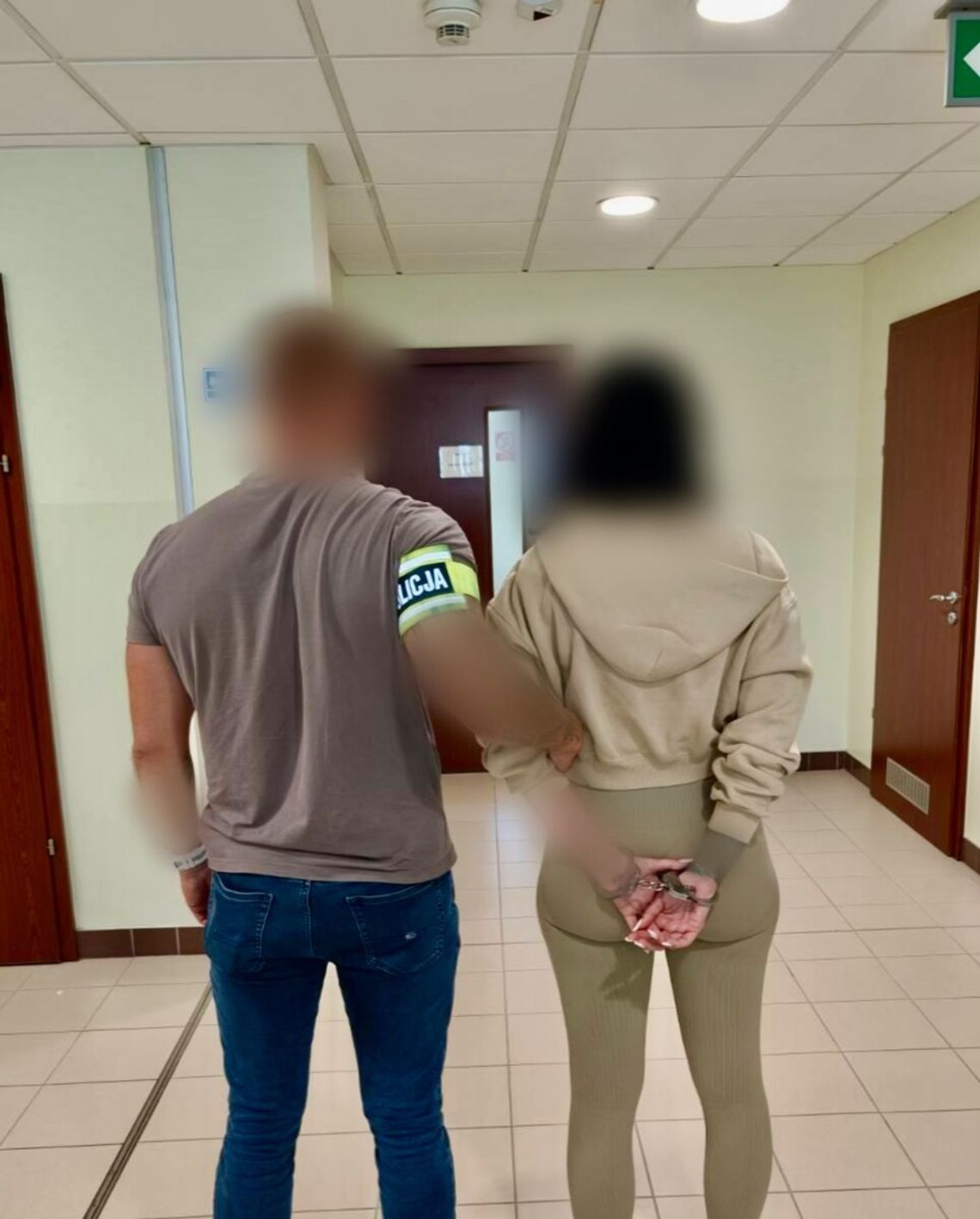 Ukradli włosy warte ponad milion złotych. Policjanci zatrzymali dwie kobiety i mężczyznę Ukradli włosy warte ponad milion złotych. Policjanci zatrzymali dwie kobiety i mężczyznę