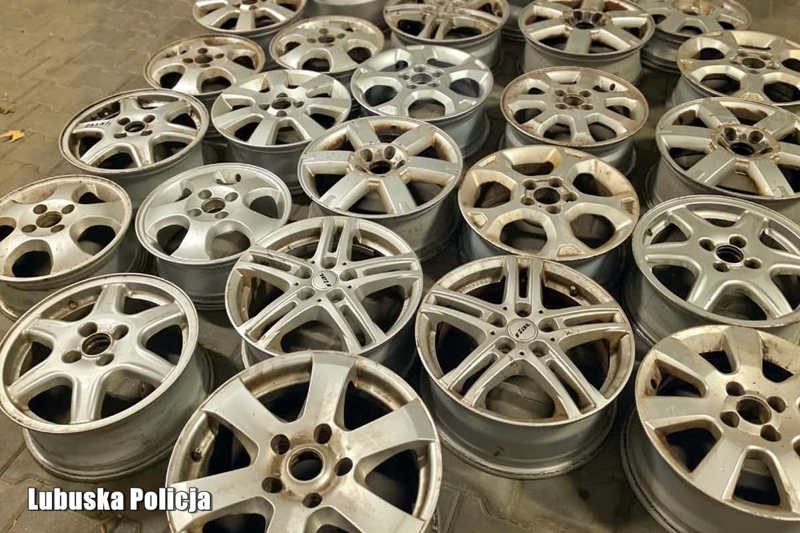 Ukradli z komisu około stu felg aluminiowych. Policjanci zatrzymali dwóch obywateli Ukrainy Ukradli z komisu około stu felg aluminiowych. Policjanci zatrzymali dwóch obywateli Ukrainy