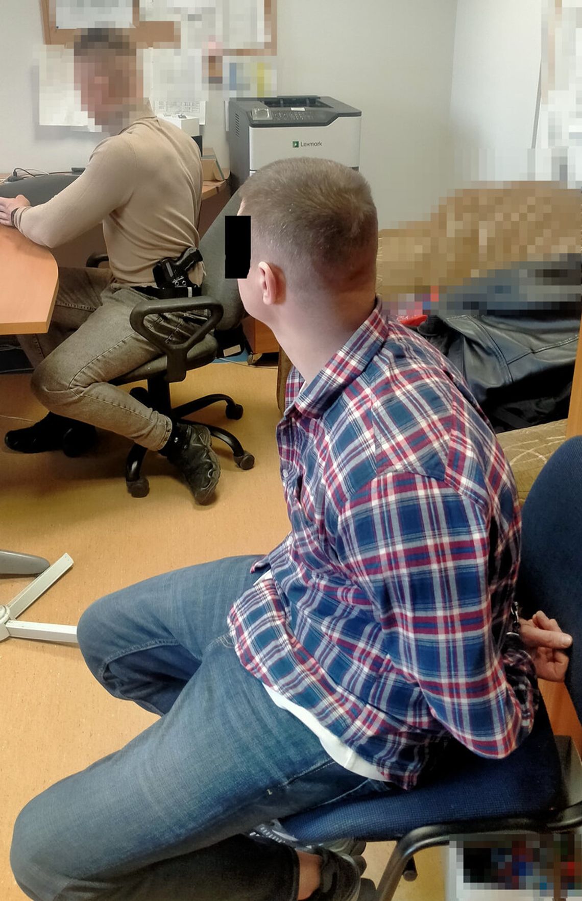 Ukrainiec chciał wyłudzić 120 tysięcy od 90-latka. Policjanci urządzili zasadzkę na oszusta