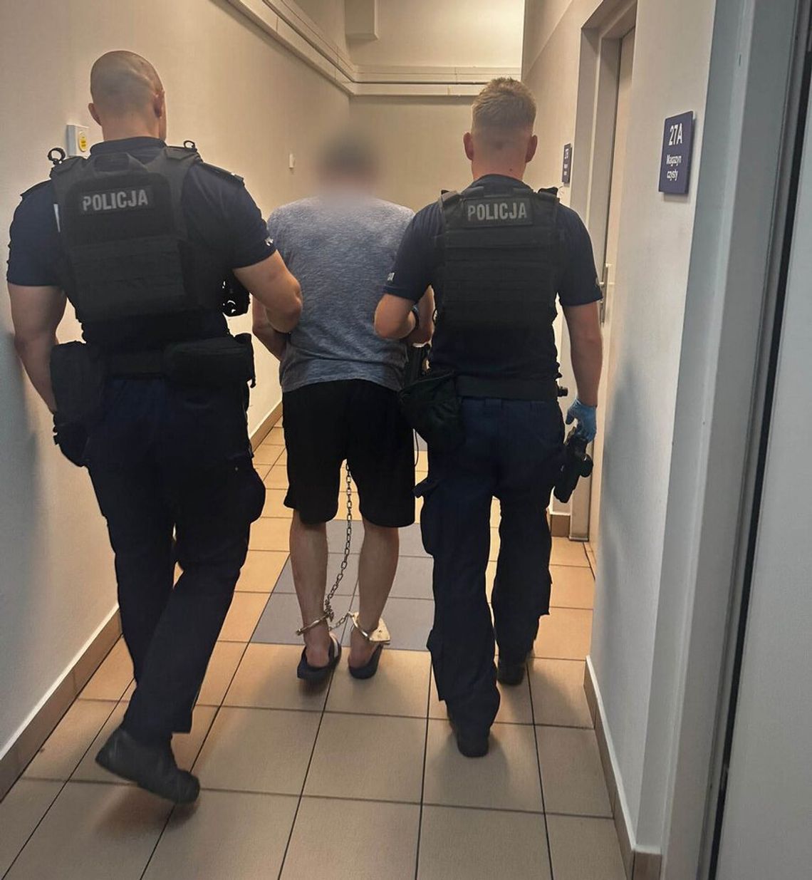 Ukrainiec obnażał się na balkonie. Okazało się, że ściga go Interpol Ukrainiec obnażał się na balkonie. Okazało się, że ściga go Interpol