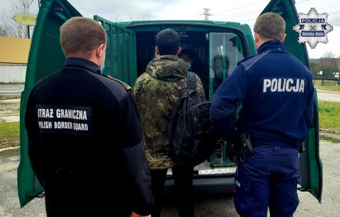 Ukrainiec przyłapany na kradzieży miał przy sobie kastet. Został wydalony z Polski i nie może wrócić