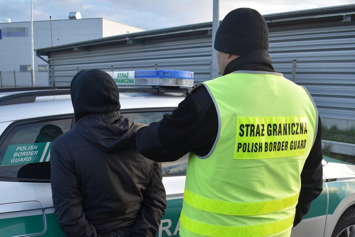 Ukrainiec ścigany czerwoną notą Interpolu zatrzymany na lotnisku. Chciał odlecieć do Irlandii