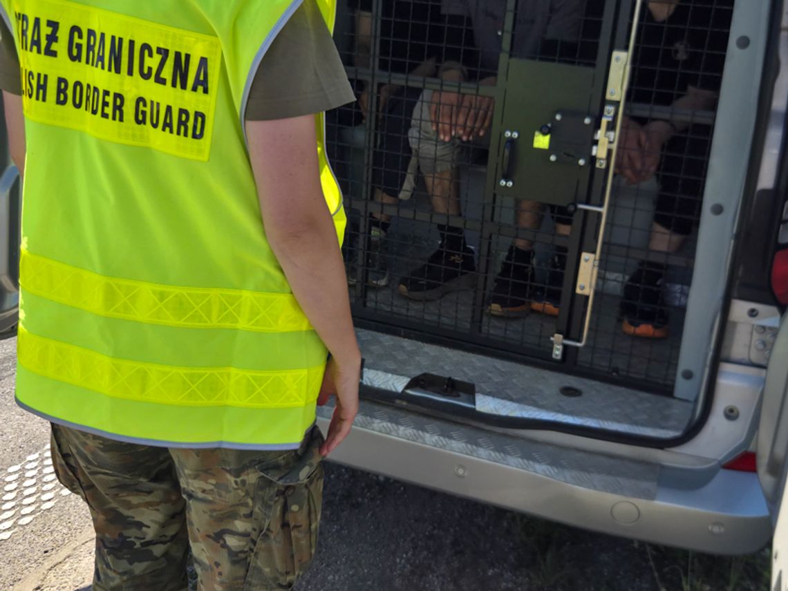 Ukrainiec szmuglował migrantów przez granicę. Po zatrzymaniu wmawiał, że... rozwozi jedzenie