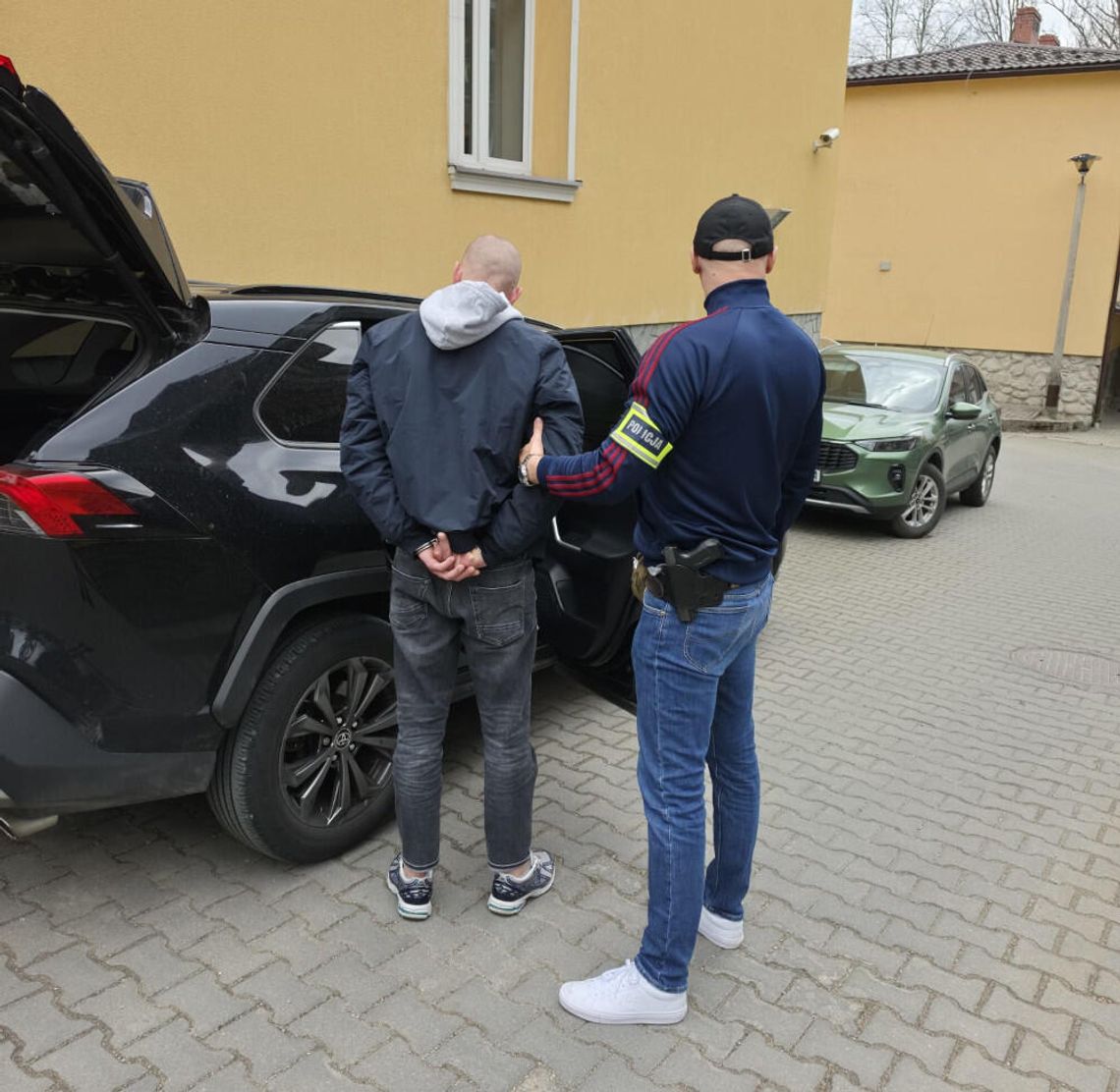 Ukrainiec ukradł koledze klucze i wyczyścił sejf. Kupił auto za jego kasę i wyjechał do Zakopanego