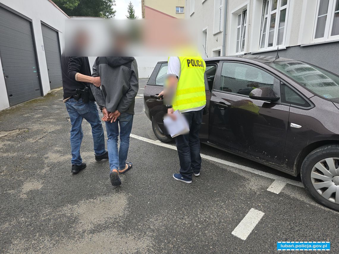 Ukrainiec wpadł na jeździe po pijaku. Próbował przekupić policjantów, oferując 4 tysiące złotych