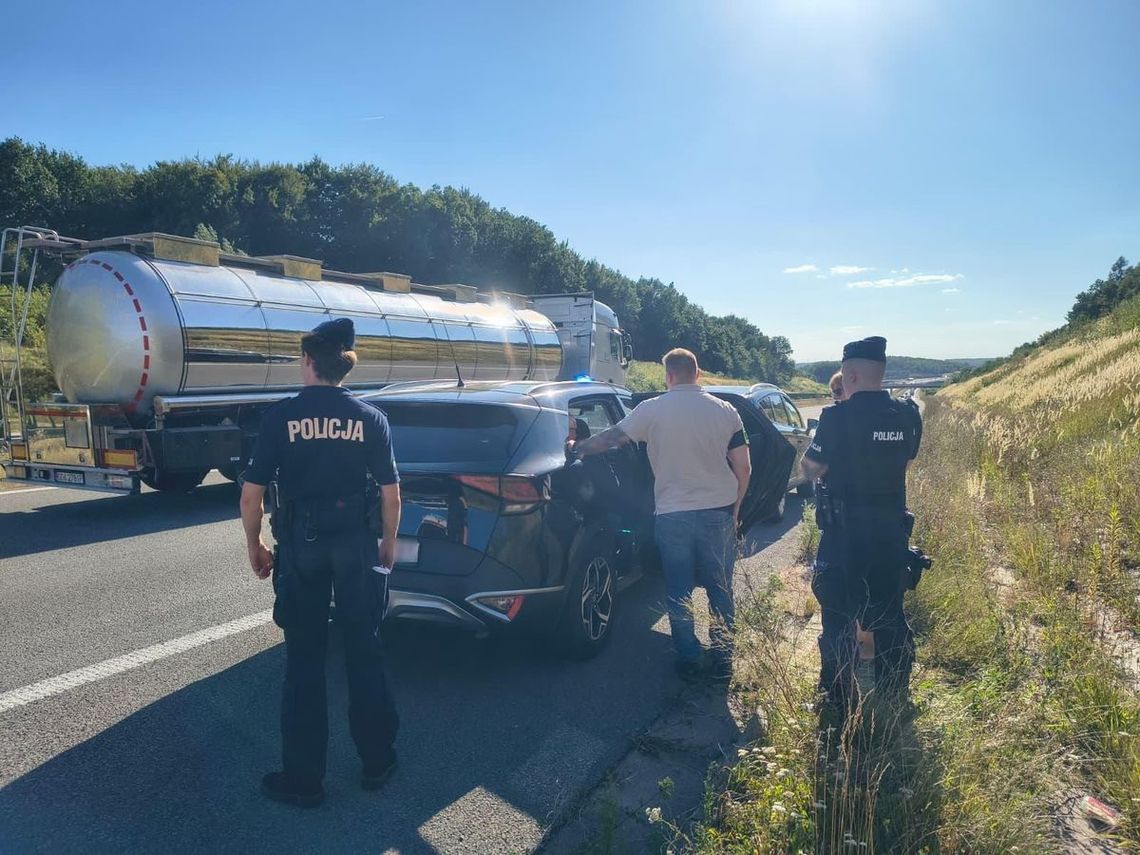 Ukrywał się od 2005 roku. Policjantom udało się go zatrzymać tuż przed wyjazdem z Polski Ukrywał się od 2005 roku. Policjantom udało się go zatrzymać tuż przed wyjazdem z Polski