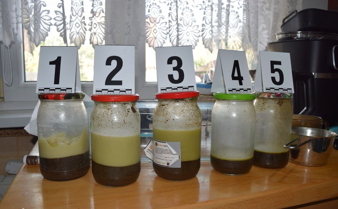 Uprawiał konopie w lesie i je przetwarzał. 40-latek miał ponad 3,5 kilograma masła z THC