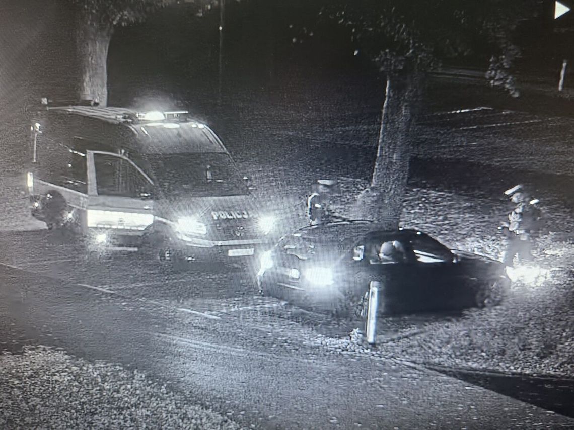 Uznał, że parkowe alejki to świetny tor rajdowy. Kierowca BMW ukarany za niebezpieczne popisy