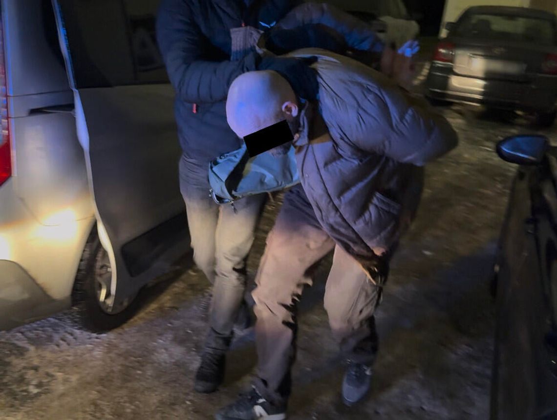 Używali specjalistycznych narzędzi, by okradać domy. Seryjni włamywacze wpadli w policyjną zasadzkę