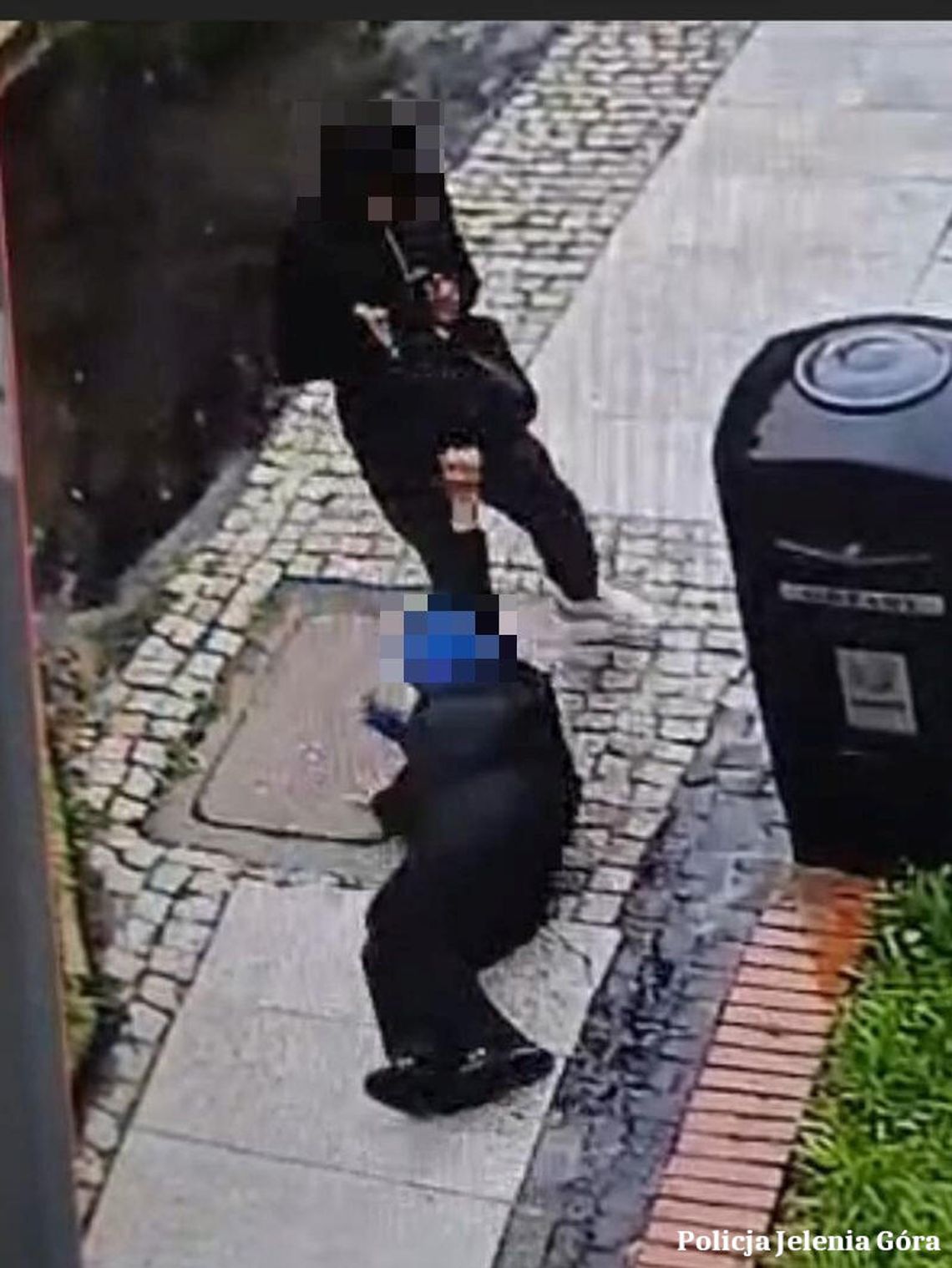 W biały dzień napadł staruszkę idącą ulicą. Wyrwał jej torebkę, w której było 100 zł