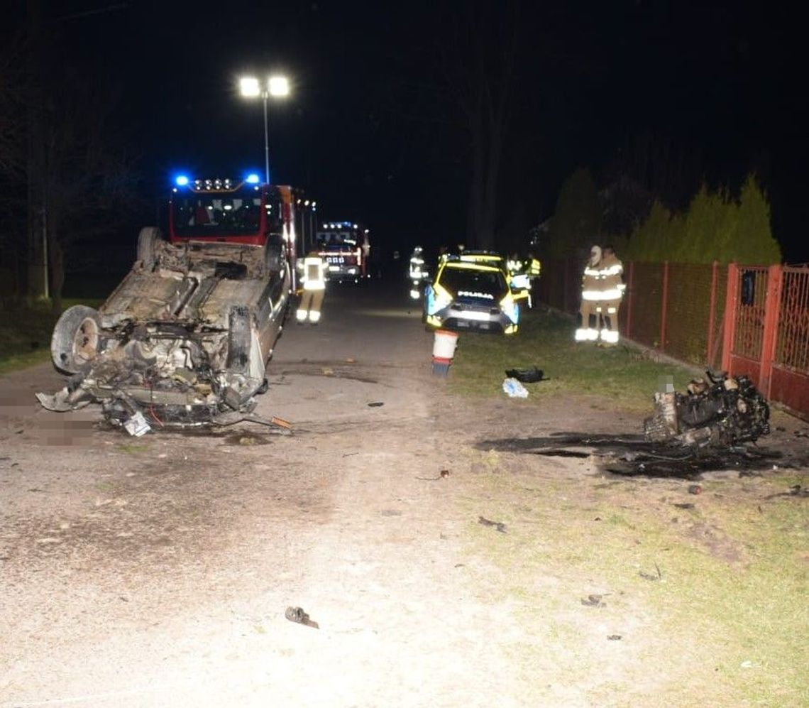 W trakcie dachowania z forda wypadł silnik. Za kierownicą pijany 43-latek