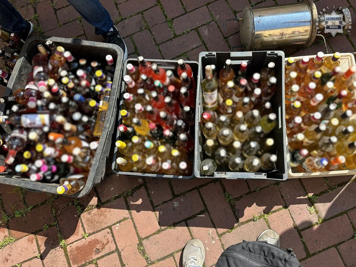 W domu pędził alkohol, rozlewał go i sprzedawał. Bimbrownik zaliczył nalot policji