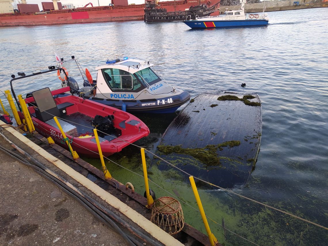 W Gdańsku przewróciła się łódź z turystami. 3 osoby nie żyją, jest wielu rannych