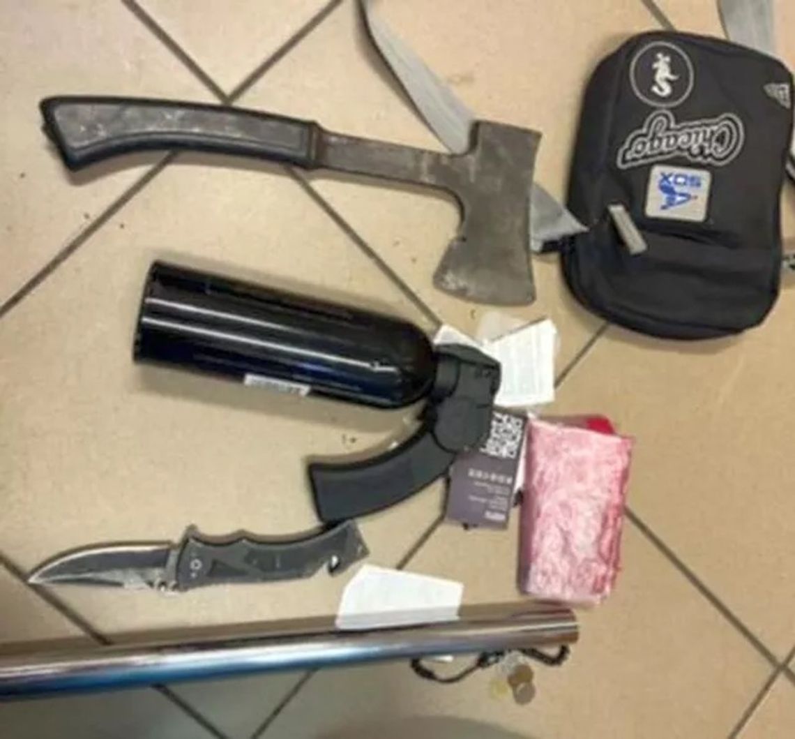 W środku nocy robił awanturę na mieście. Po przyjeździe strażników zaatakował jednego z nich W środku nocy robił awanturę na mieście. Po przyjeździe strażników zaatakował jednego z nich