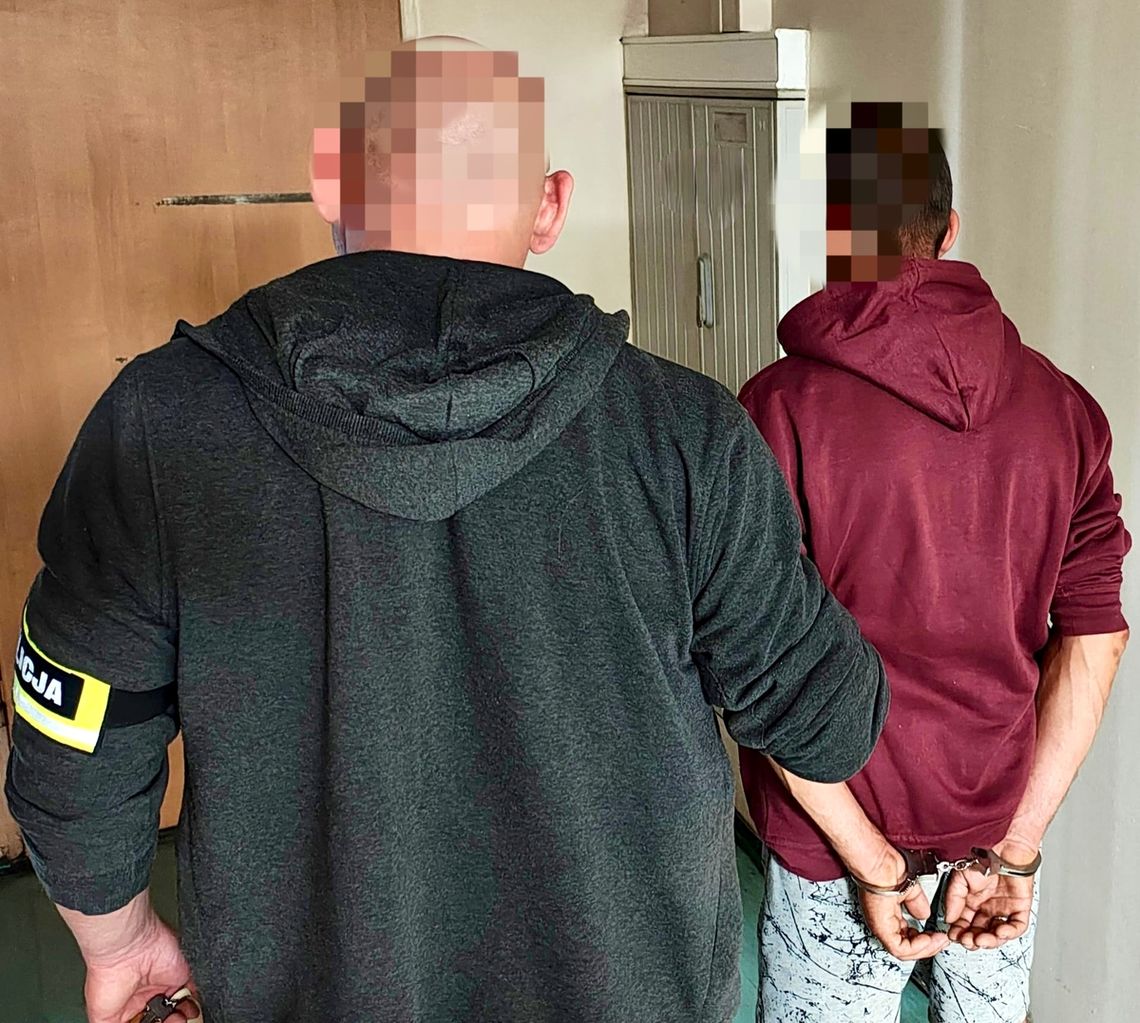 Wciągnęli mężczyznę do bramy, pobili go i zabrali dwa tysiące złotych. Sprawcom grozi długa odsiadka