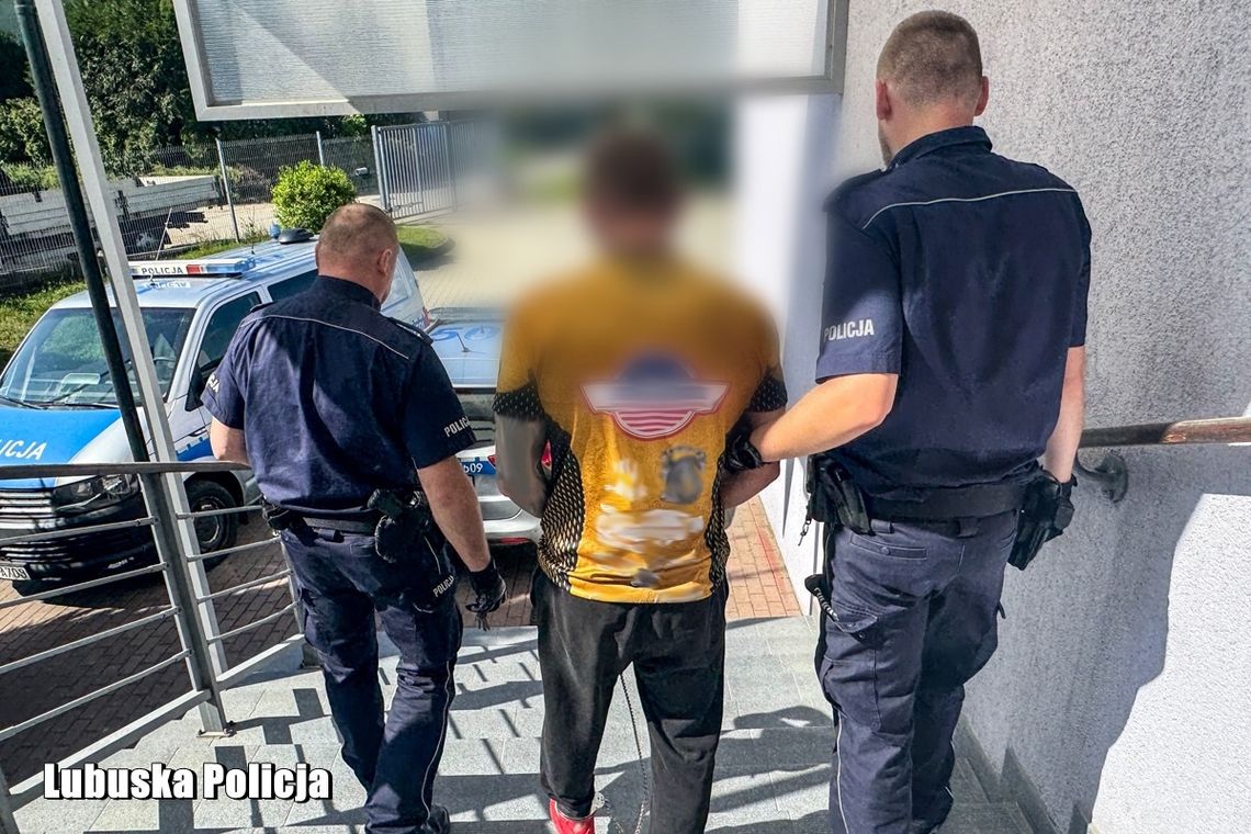 Wepchnął mężczyznę do auta i groził wywiezieniem do lasu. Policjanci zatrzymali 30-letniego dilera Wepchnął mężczyznę do auta i groził wywiezieniem do lasu. Policjanci zatrzymali 30-letniego dilera