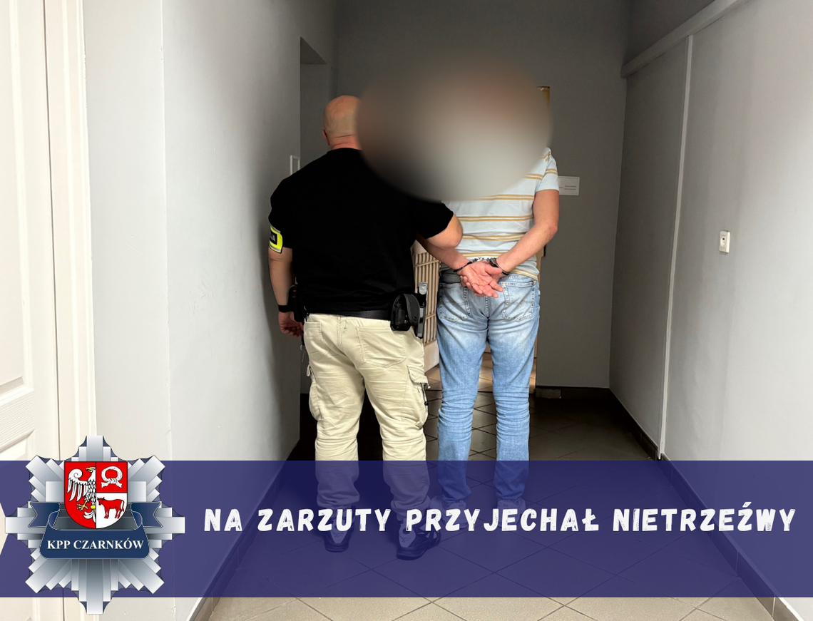 Wezwali go w sprawie jazdy po alkoholu. Na komisariat przyjechał pijany własnym Mercedesem Wezwali go w sprawie jazdy po alkoholu. Na komisariat przyjechał pijany własnym Mercedesem