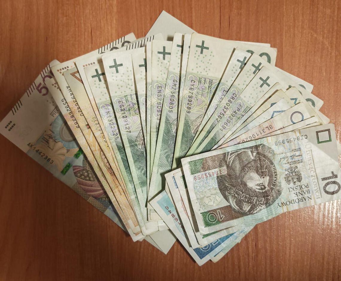 Wiedzieli o planowanej transakcji. Zatrzymali dwóch mężczyzn, gdy wymieniali pieniądze na narkotyki