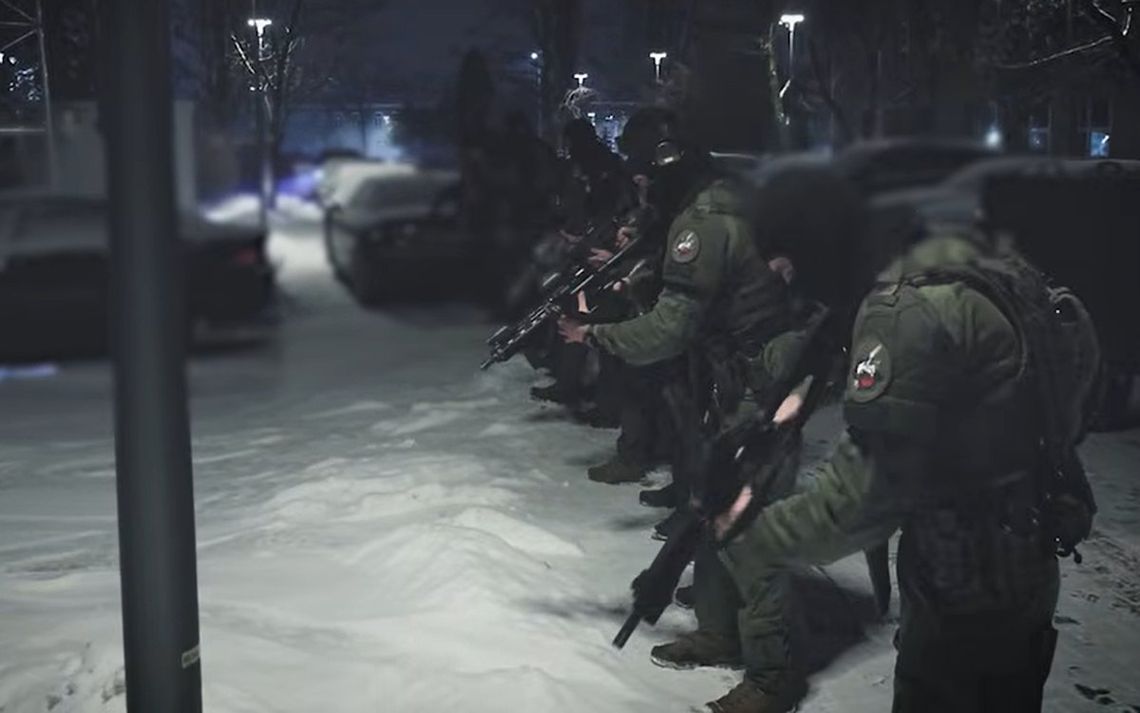 Wielka obława na gang kiboli-dilerów. 300 policjantów, 23 zatrzymanych i koniec produkcji cracku