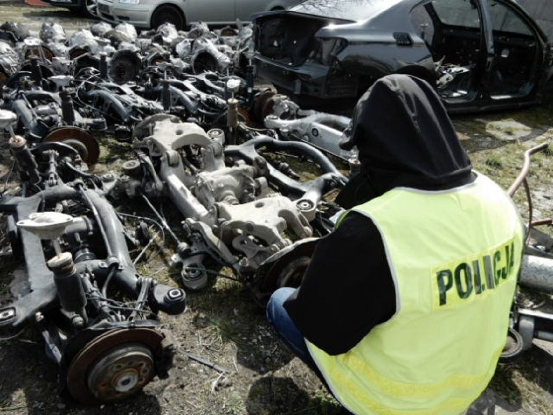 Wielki skład części do BMW w Polsce. Auta były kradzione w całej Europie [WIDEO]