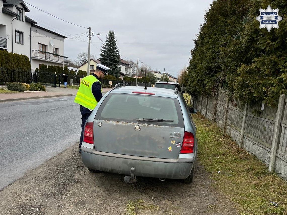 Wiozła samochodem trójkę dzieci. 42-letnia kobieta wpadła podczas kontroli, miała promil we krwi Wiozła samochodem trójkę dzieci. 42-letnia kobieta wpadła podczas kontroli, miała promil we krwi