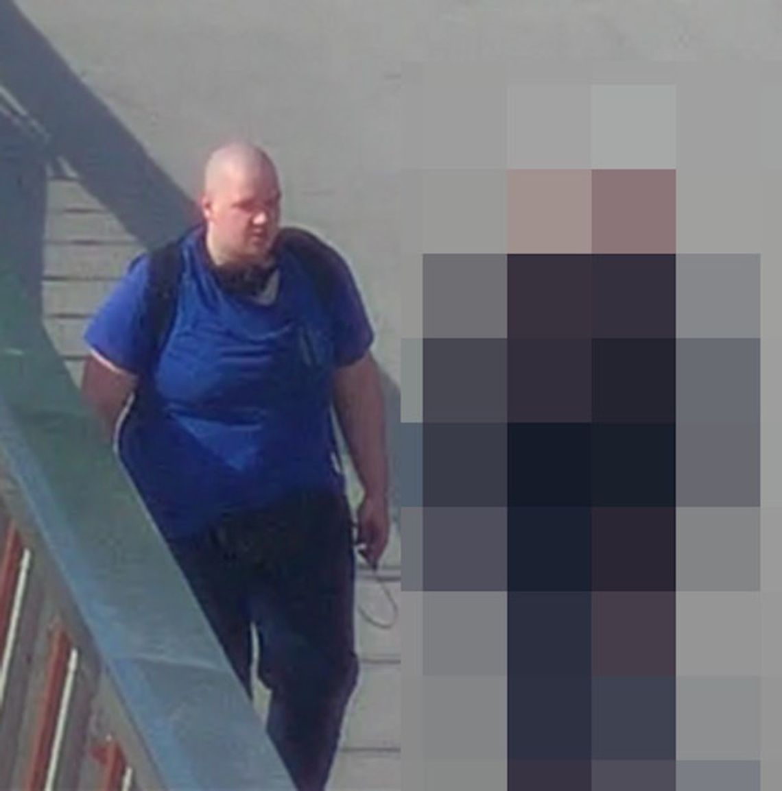 Wizerunek mężczyzny podejrzewanego o zniszczenie samochodu. Jeśli go poznajesz, powiadom policję