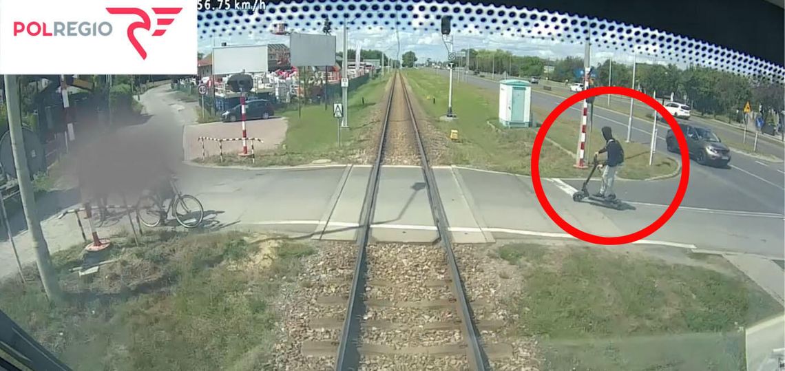 Wjechał elektryczną hulajnogą w bok pociągu. Zignorował sygnalizację na przejeździe Wjechał elektryczną hulajnogą w bok pociągu. Zignorował sygnalizację na przejeździe