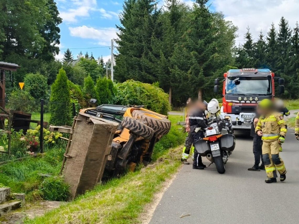 Wjechał koparką do rowu, po czym wydmuchał ponad 3 promile. Mówił, że pił dopiero po kolizji