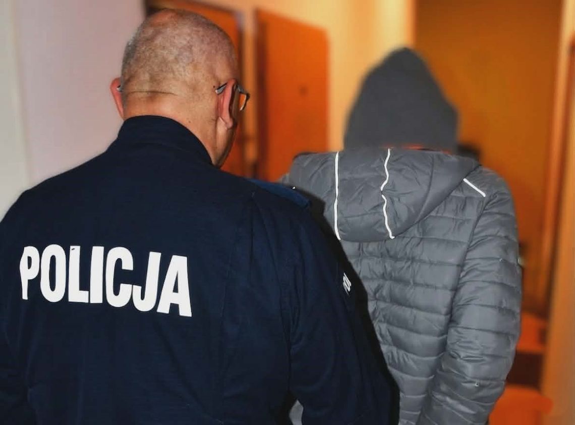 Wjechał we wrak, popatrzył i uciekł. Policja dopadła kierowcę Forda po śmiertelnym wypadku 18-latka