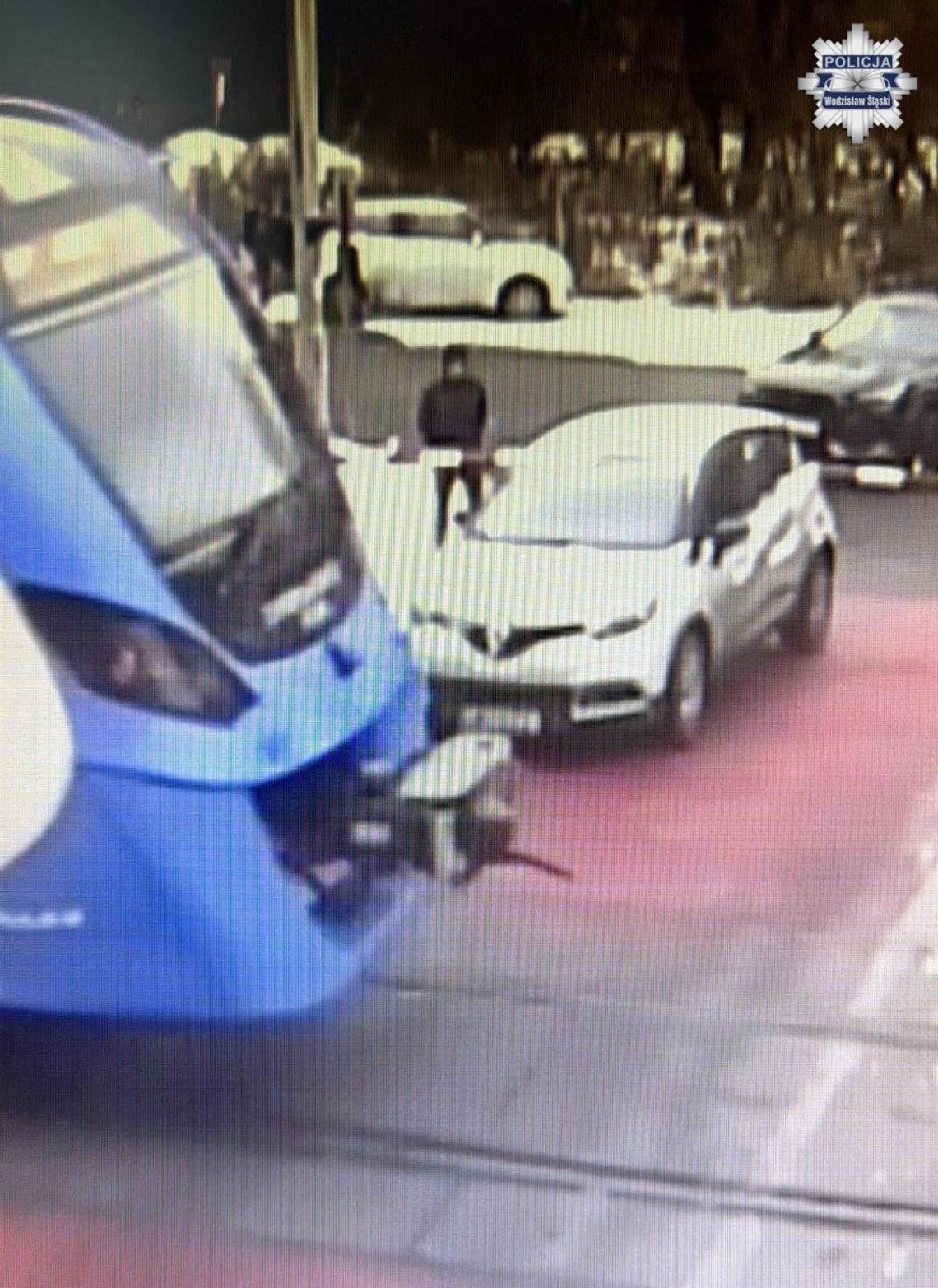 Wjechała na zamykający się przejazd i utknęła. Kobieta najadła się strachu, dostała wysoki mandat, a to nie koniec Wjechała na zamykający się przejazd i utknęła. Kobieta najadła się strachu, dostała wysoki mandat, a to nie koniec