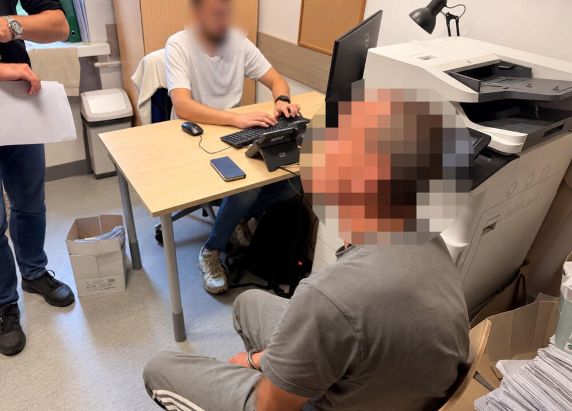 Włamał się do piwnicy, a tam kolekcja obrazów. Policjanci zatrzymali złodzieja Włamał się do piwnicy, a tam kolekcja obrazów. Policjanci zatrzymali złodzieja