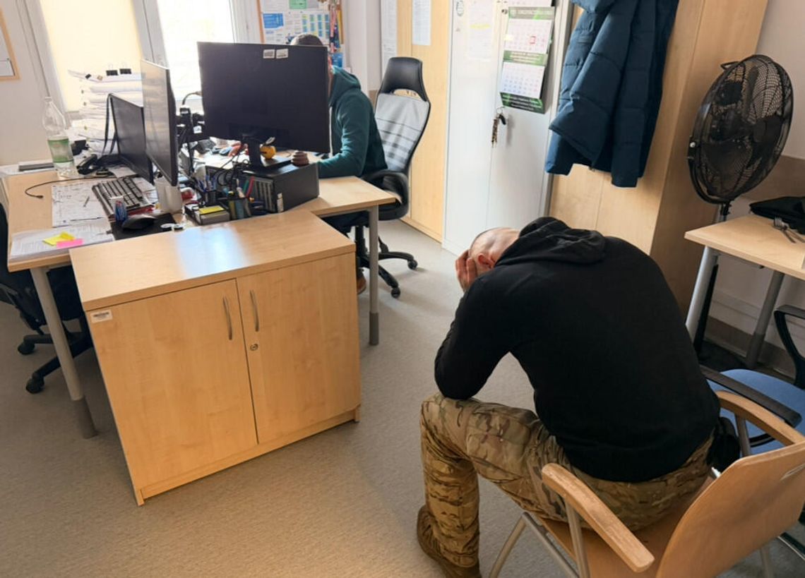 Włamał się do salonu i ukradł włosy warte 800 tysięcy złotych. 29-latek tymczasowo aresztowany Włamał się do salonu i ukradł włosy warte 800 tysięcy złotych. 29-latek tymczasowo aresztowany