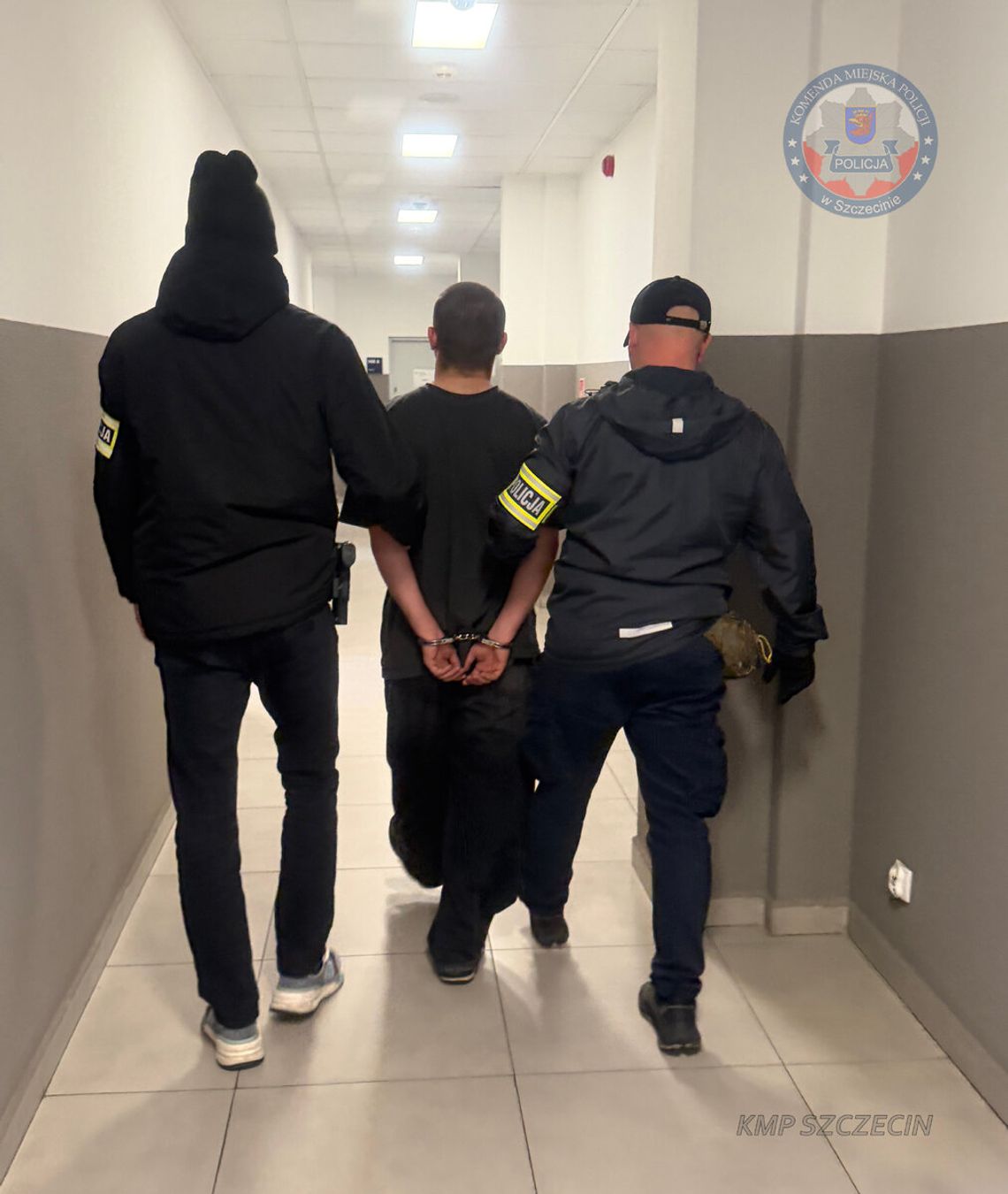 Włamał się do sklepu i zabrał skrzynkę piwa. Przed policją schował się w nielegalnym kasynie