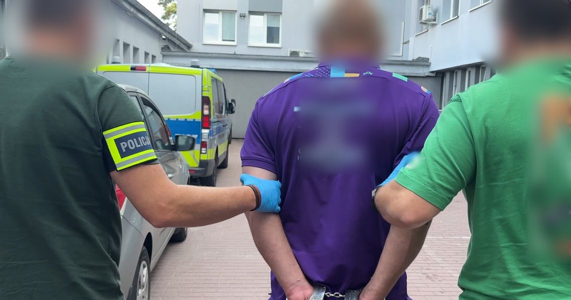 Włamali się do autobusu i transmitowali wszystko na żywo. Widz zawiadomił policję Włamali się do autobusu i transmitowali wszystko na żywo. Widz zawiadomił policję
