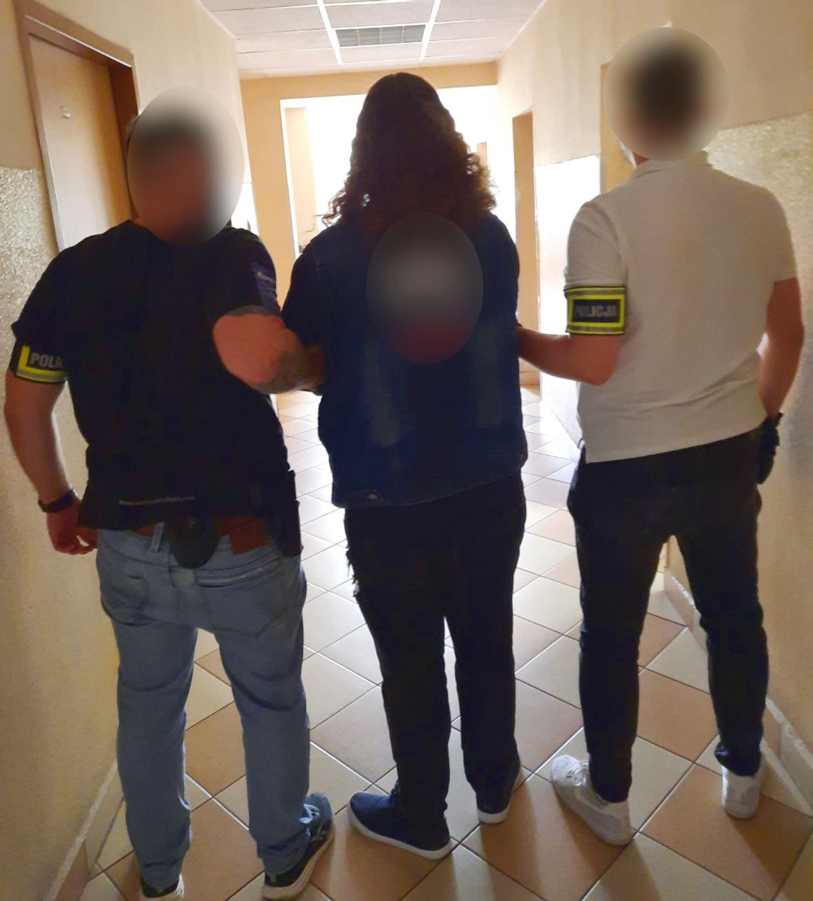 Właściciel biura podróży i jego pracownicy wyłudzili setki tysięcy złotych od firm ubezpieczeniowych