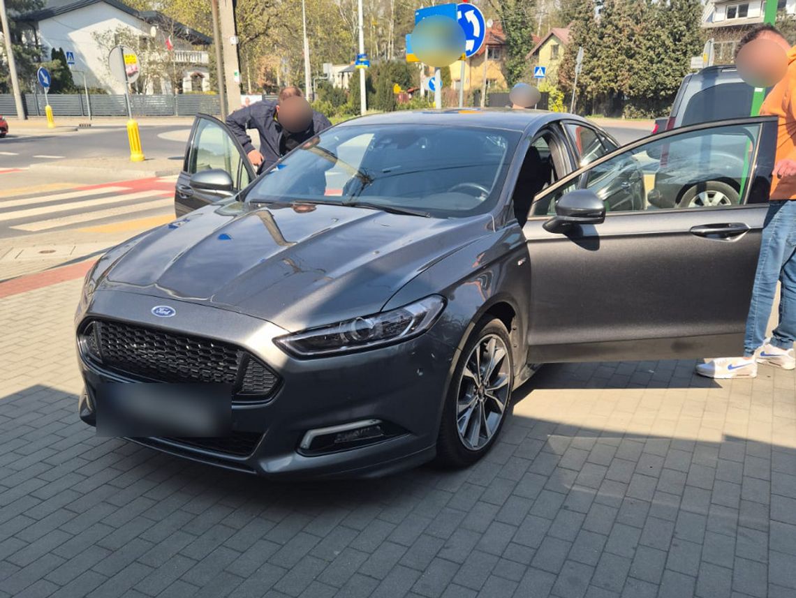 Właściciel sklepu wyłudzał towar od firm kurierskich. Chciał podreperować swój budżet