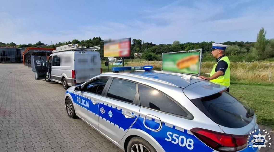 Wolał jechać po pijaku niż dać prowadzić trzeźwej żonie. Mając 2,5 promila przewoził rodzinę